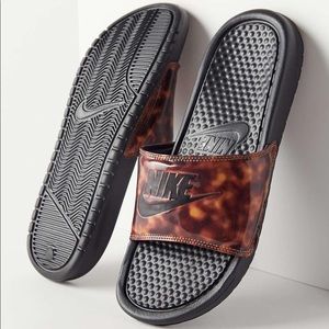 Nike tortoise benassi slides